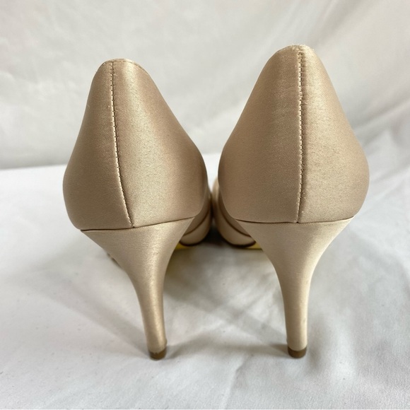 I.Miller Forbes Satiny Bow Front Peep Toe Heels - Picture 7 of 9